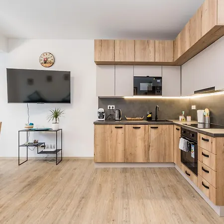 Perla Hradce 202 Градец-Кралове