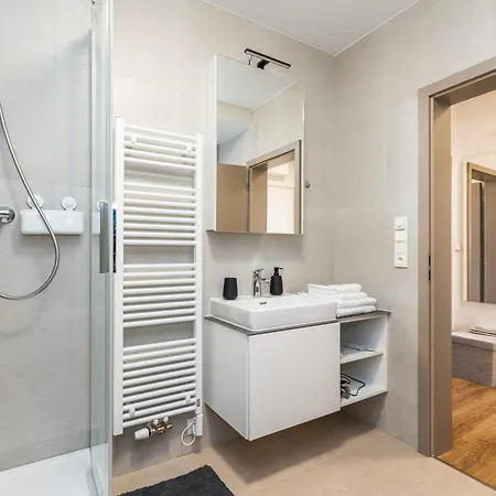 Perla Hradce 202 Градец-Кралове