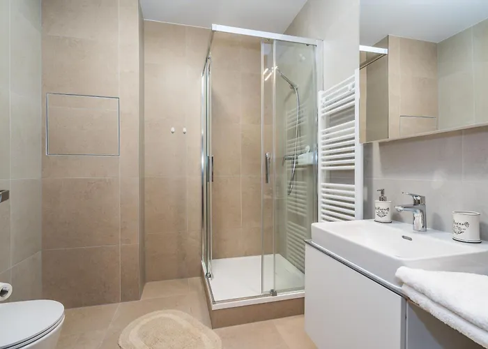 公寓 Perla Hradce 202 *